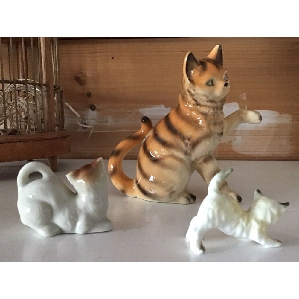 Lot of (3) Small & Medium Vintage Cat/Kitten Figurines